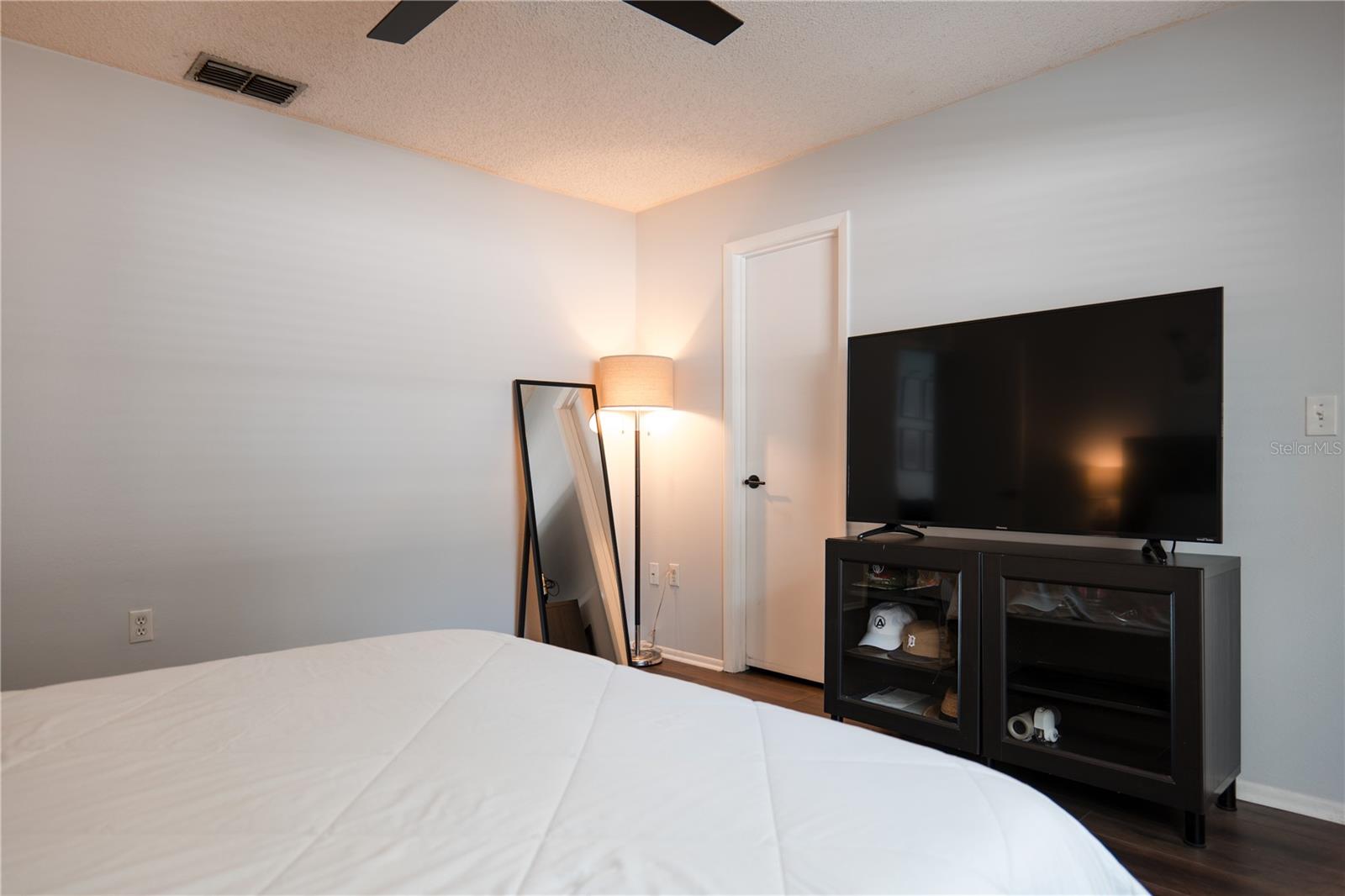 Image 12 of 23 For 6325 Doe Circle E