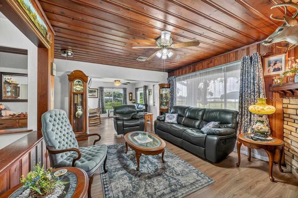 Image 11 of 43 For 427 Longfellow Boulevard