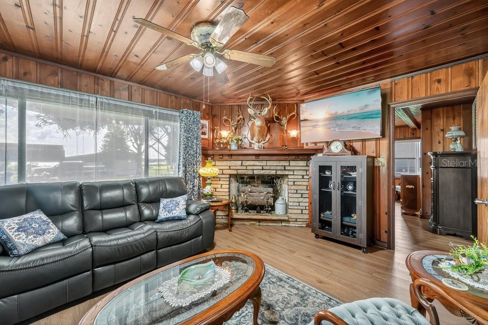 Image 12 of 43 For 427 Longfellow Boulevard