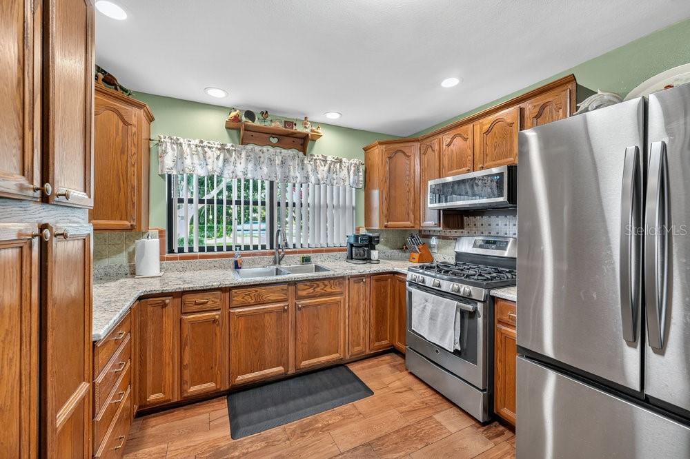 Image 17 of 43 For 427 Longfellow Boulevard