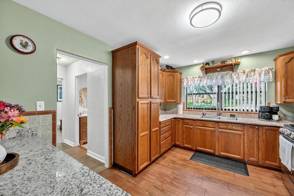 Image 18 of 43 For 427 Longfellow Boulevard