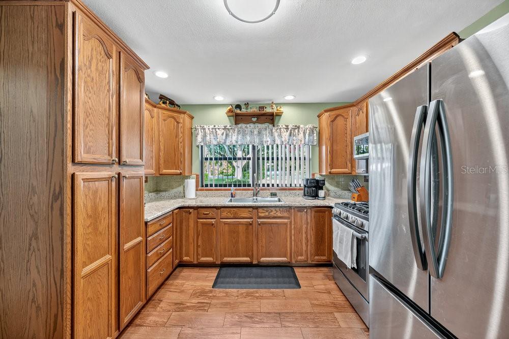 Image 19 of 43 For 427 Longfellow Boulevard