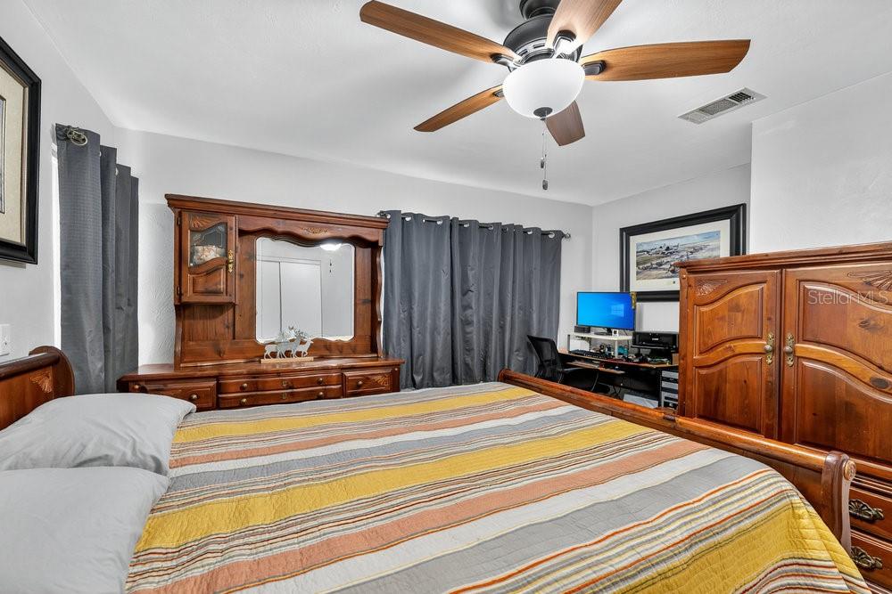 Image 25 of 43 For 427 Longfellow Boulevard