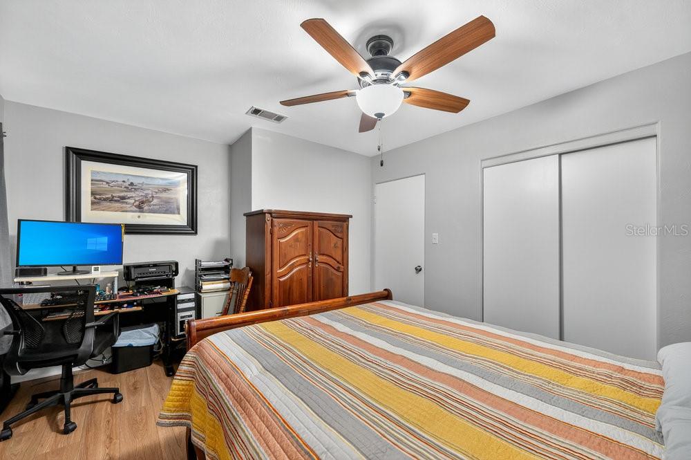 Image 26 of 43 For 427 Longfellow Boulevard