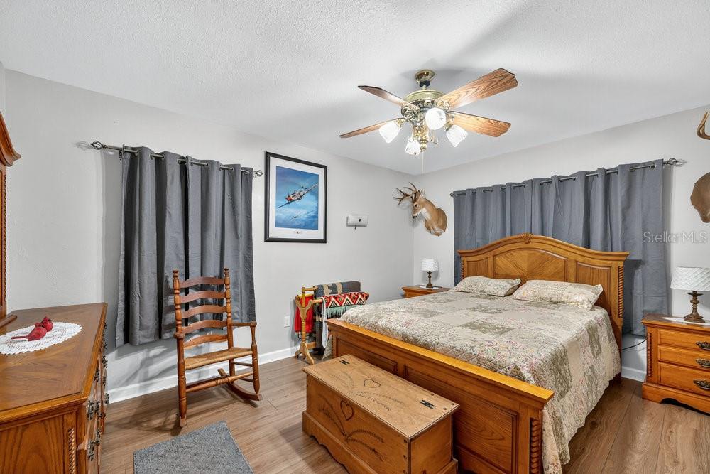 Image 27 of 43 For 427 Longfellow Boulevard