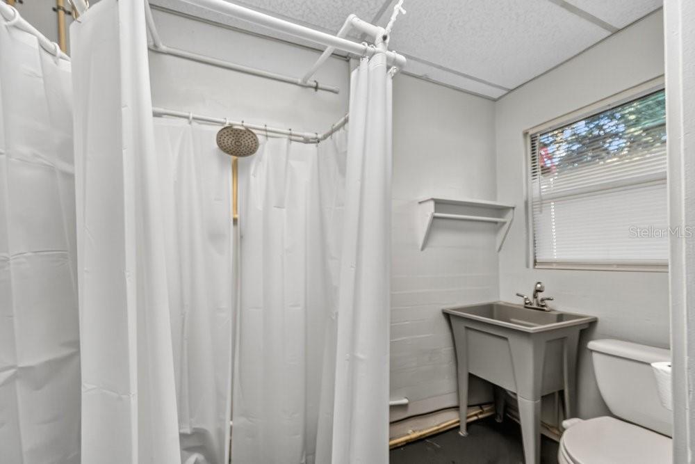 Image 30 of 43 For 427 Longfellow Boulevard