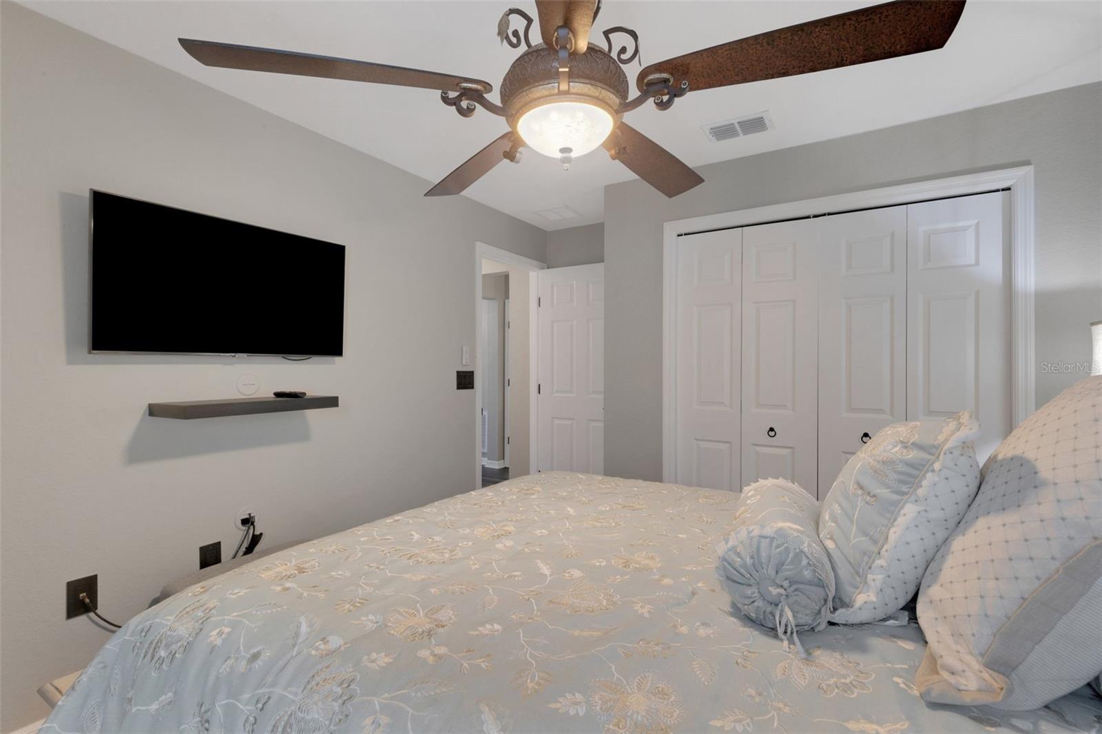 Image 23 of 37 For 610 Vista View Lane