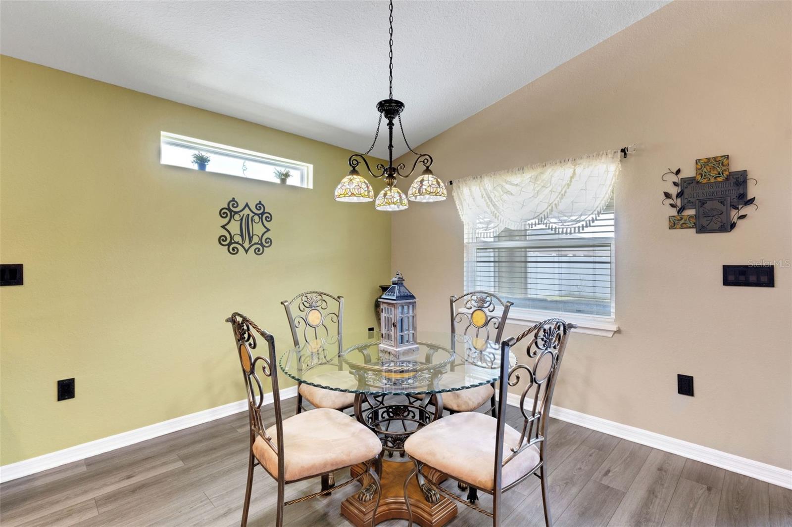 Image 7 of 37 For 610 Vista View Lane