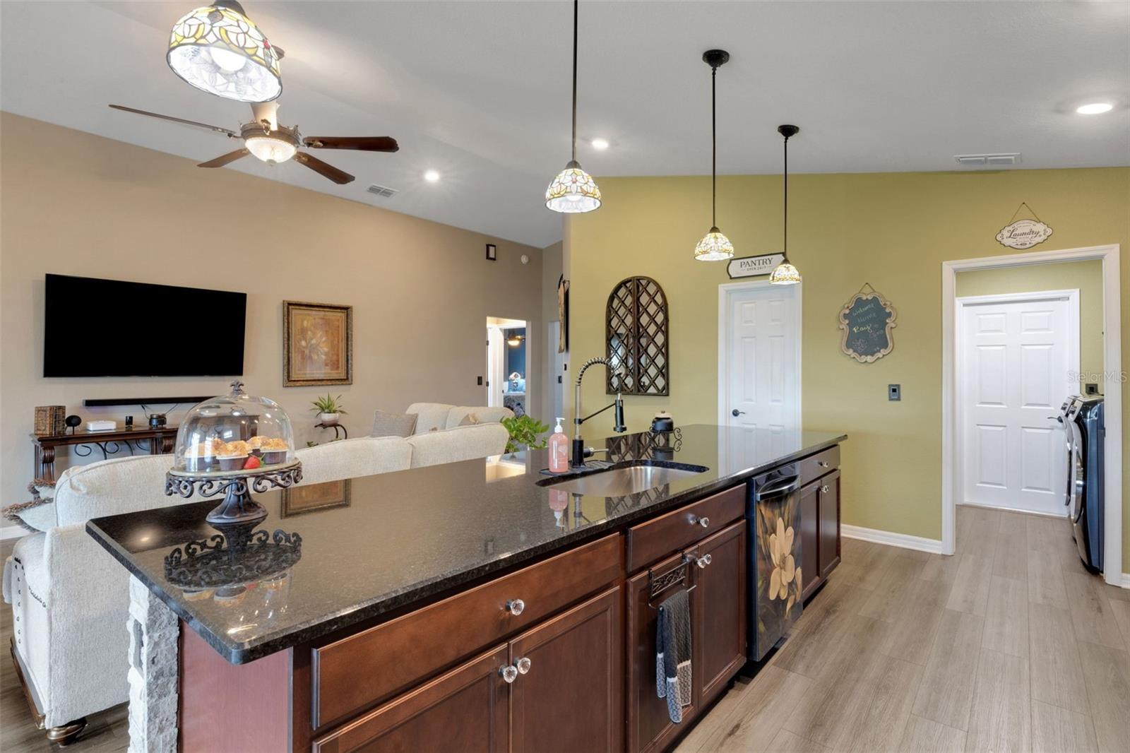 Image 9 of 37 For 610 Vista View Lane