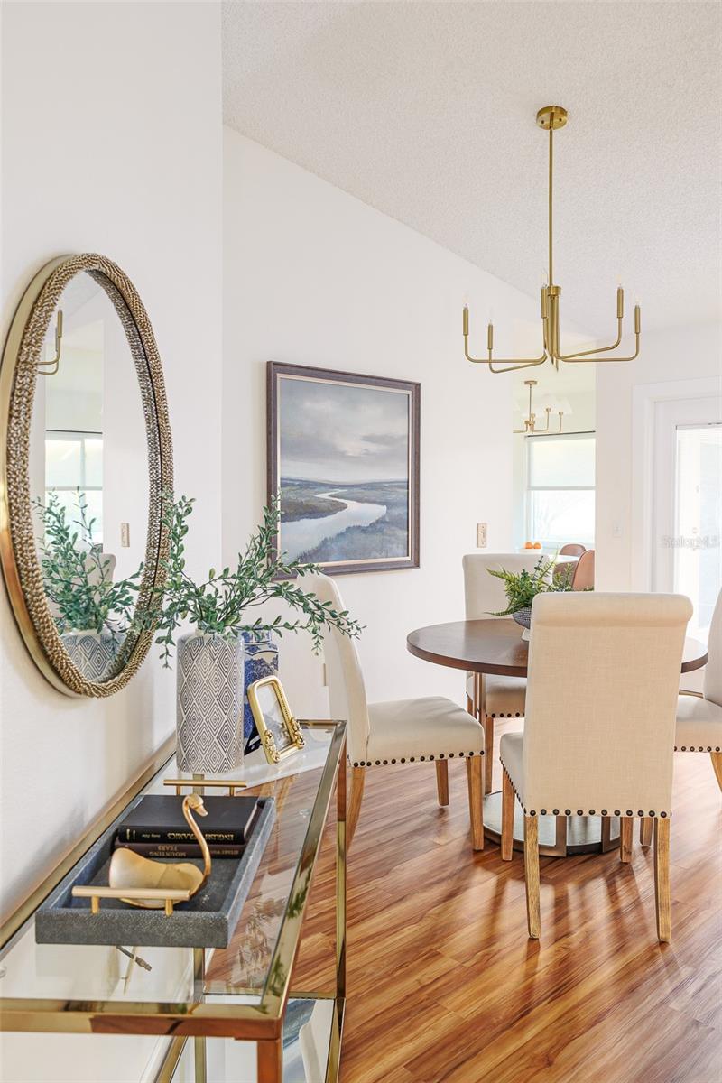 Image 12 of 33 For 1635 Colonnades Circle N