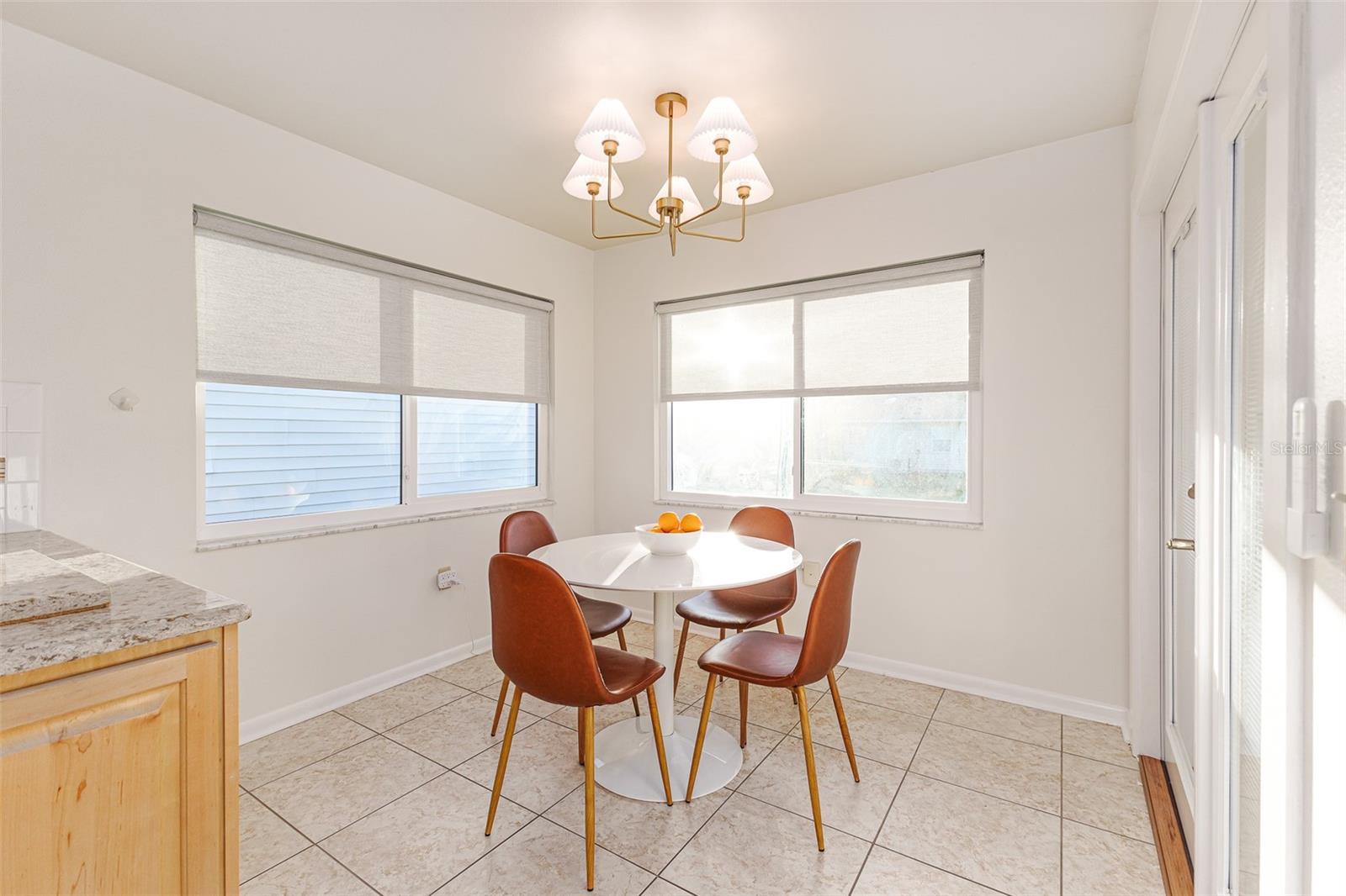 Image 14 of 33 For 1635 Colonnades Circle N