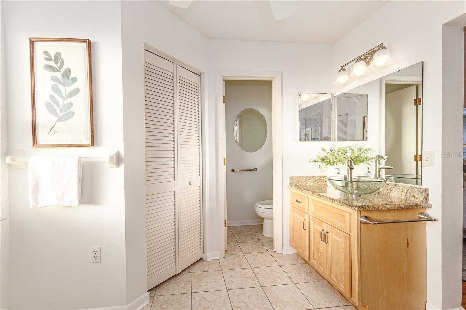 Image 22 of 33 For 1635 Colonnades Circle N