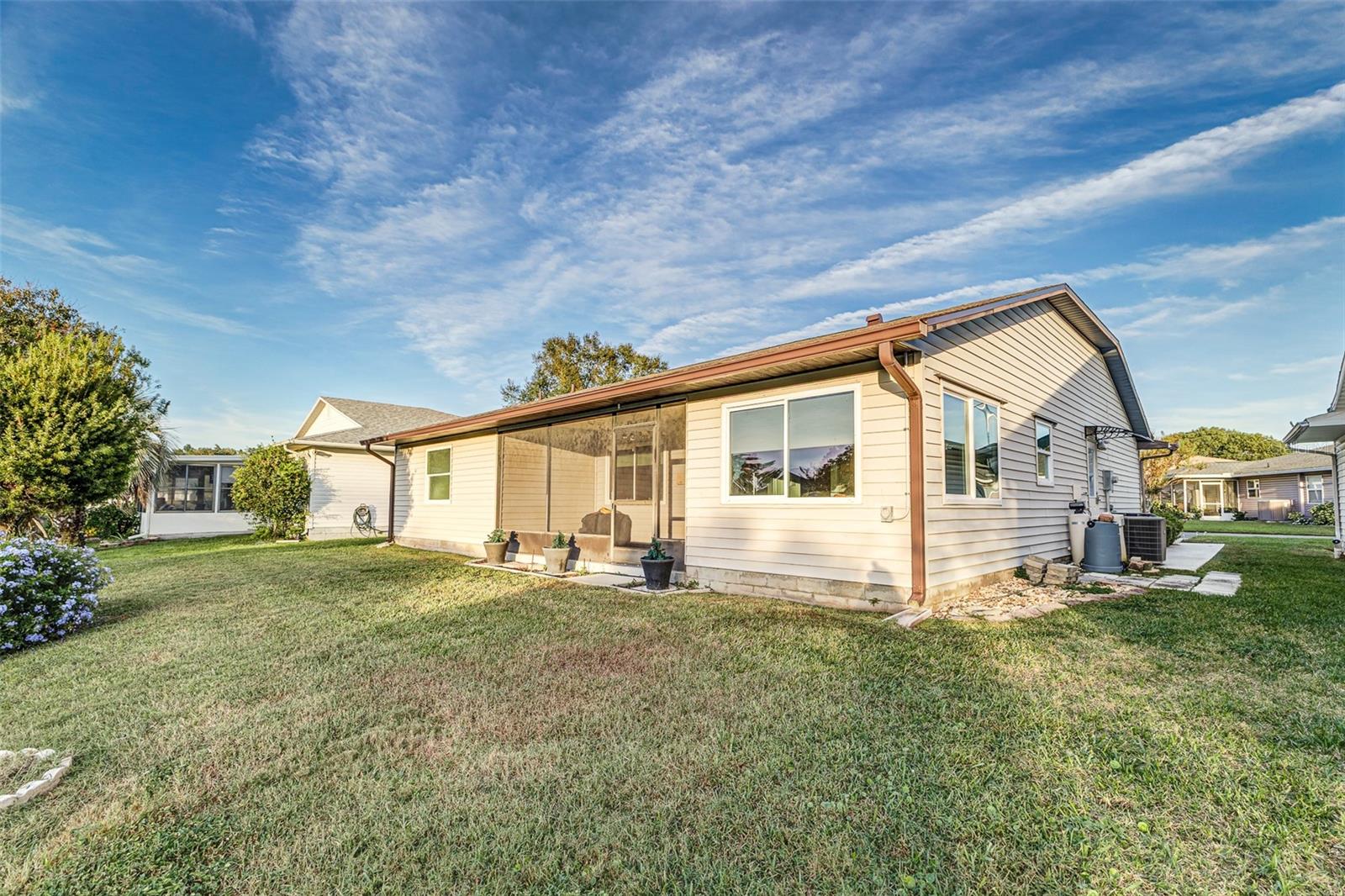 Image 3 of 33 For 1635 Colonnades Circle N