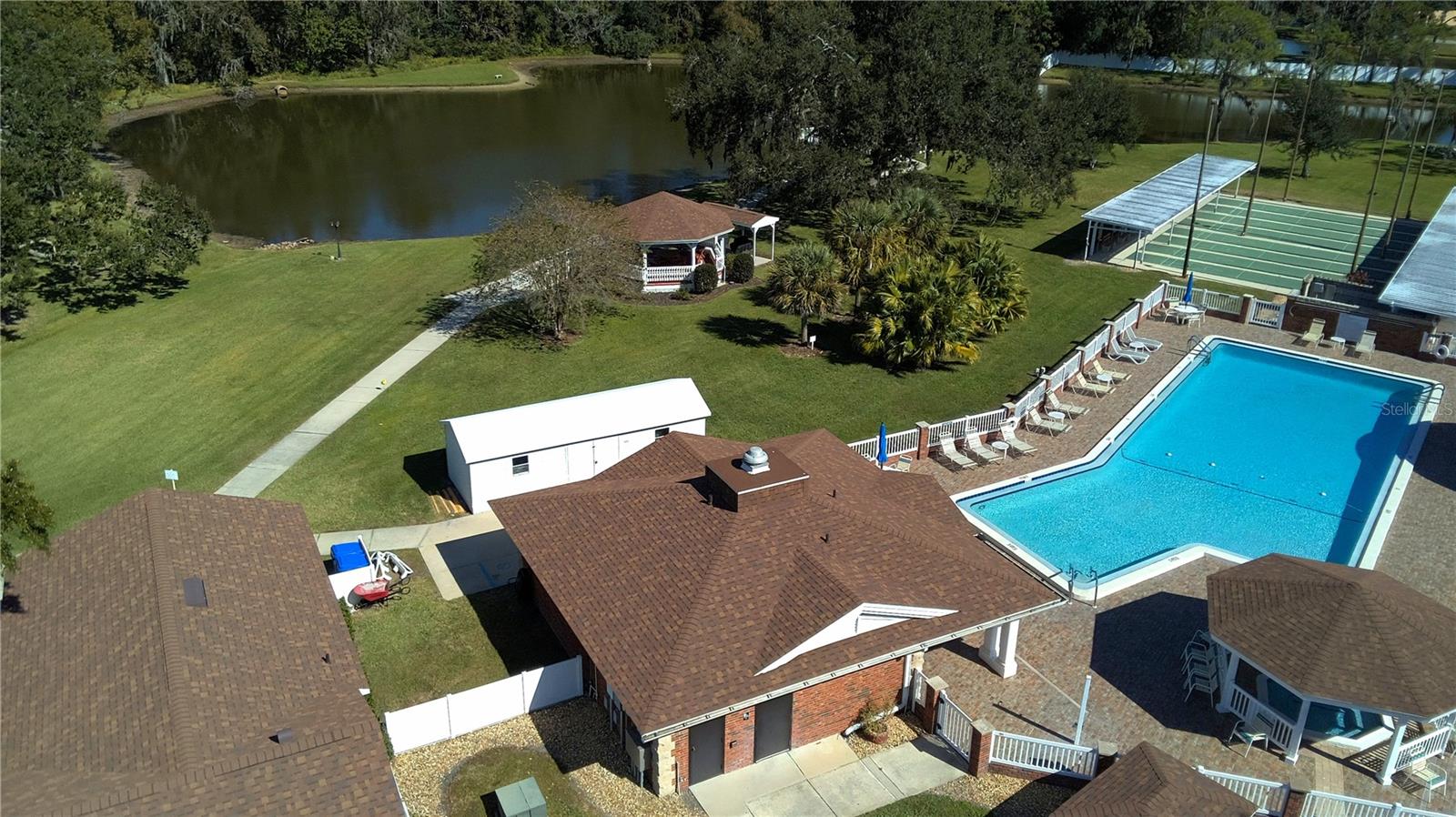 Image 32 of 33 For 1635 Colonnades Circle N