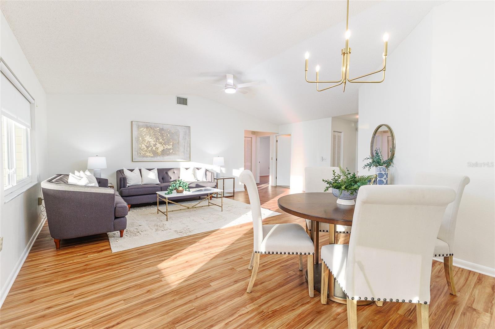 Image 9 of 33 For 1635 Colonnades Circle N