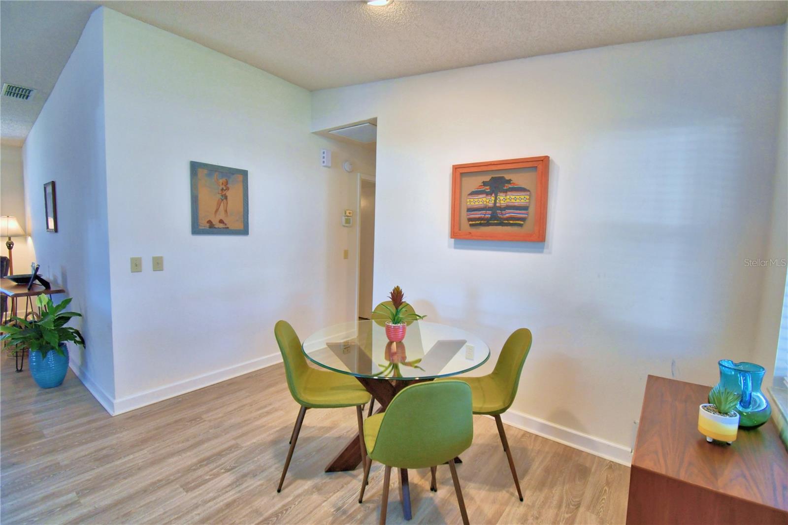 Image 15 of 60 For 4823 Colonnades Circle W