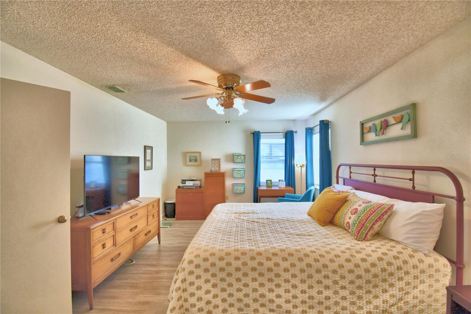 Image 23 of 60 For 4823 Colonnades Circle W