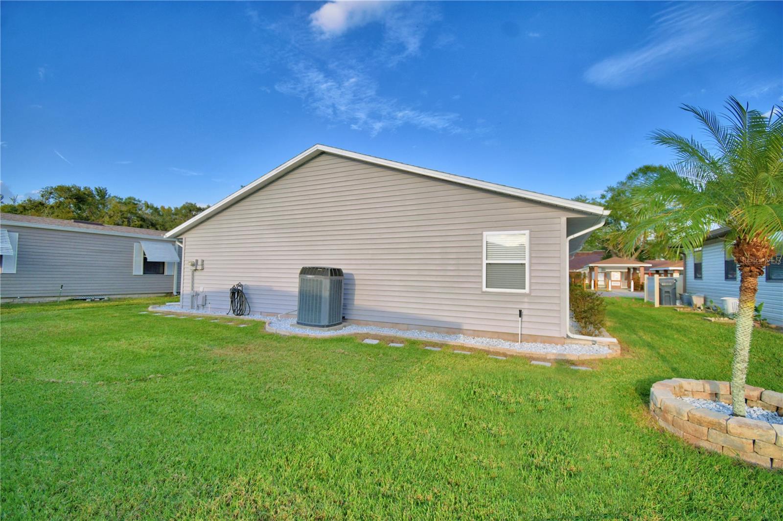 Image 37 of 60 For 4823 Colonnades Circle W