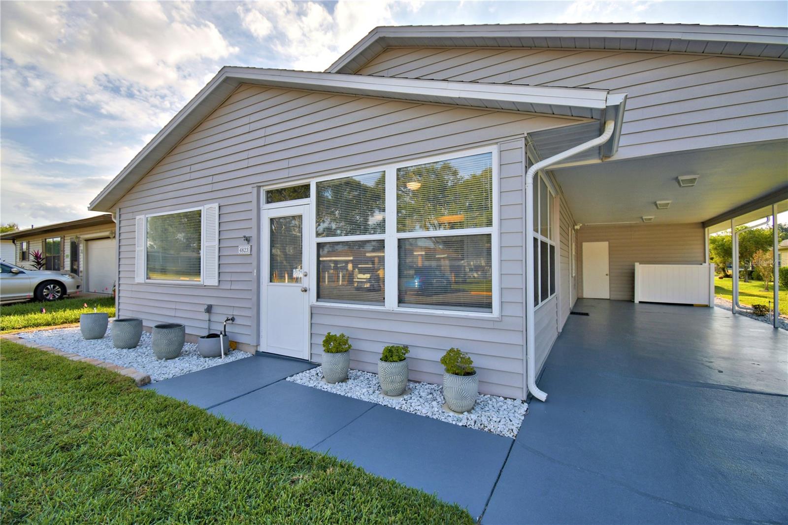 Image 38 of 60 For 4823 Colonnades Circle W