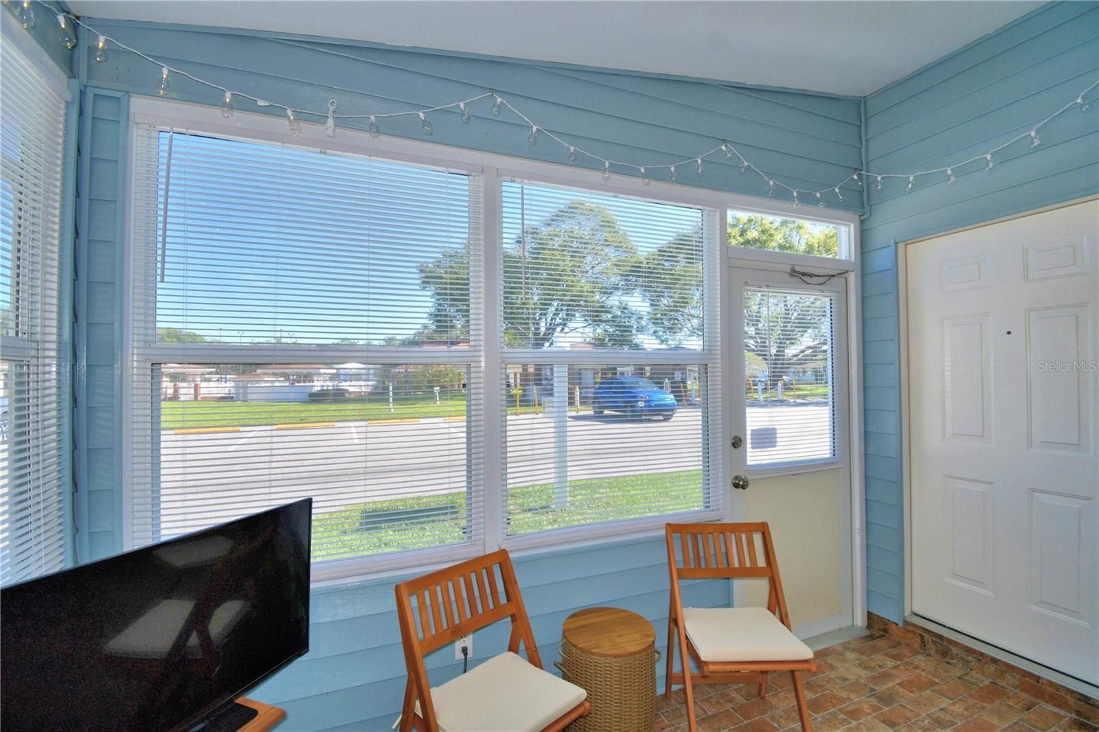 Image 43 of 60 For 4823 Colonnades Circle W