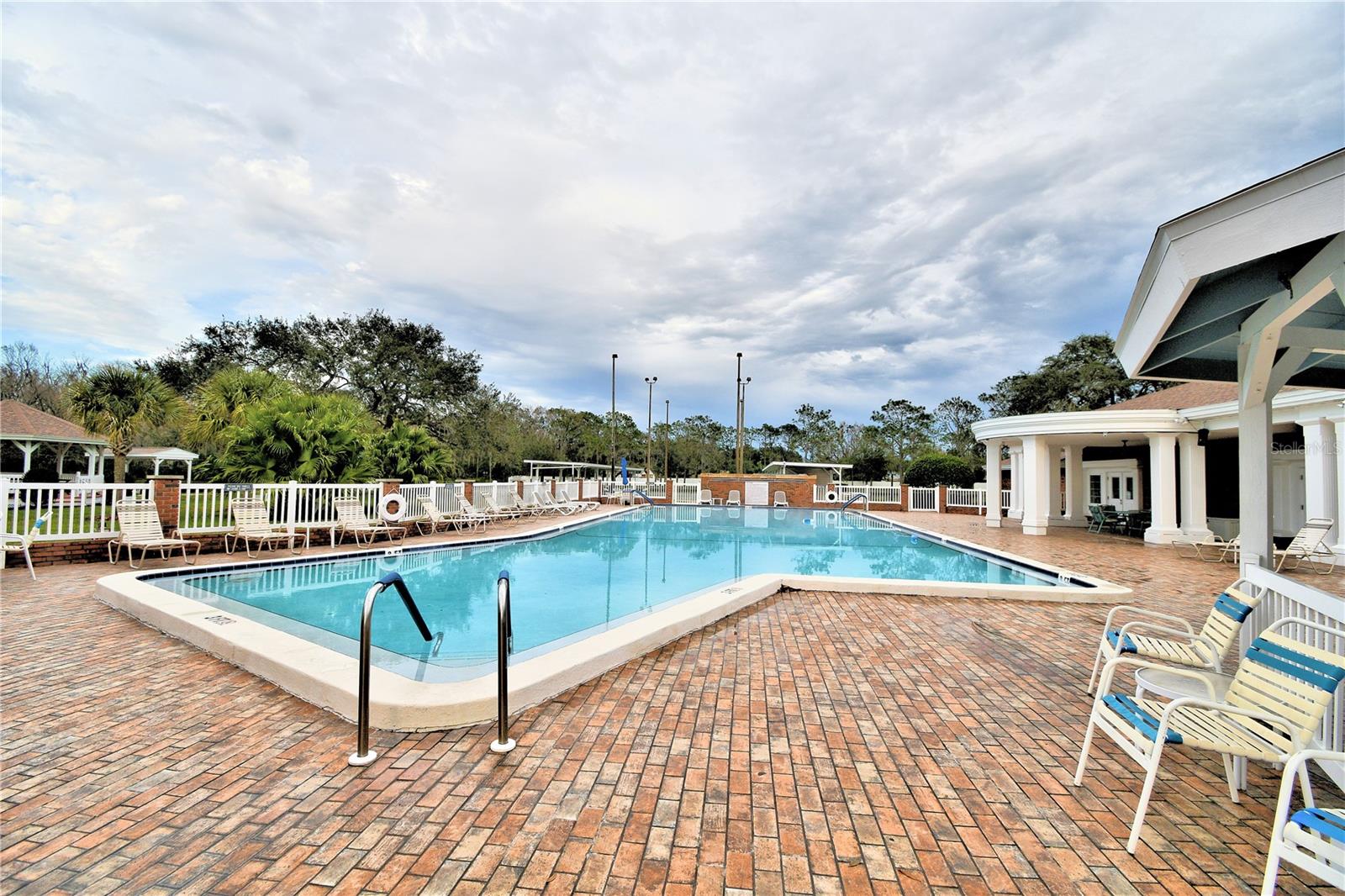 Image 45 of 60 For 4823 Colonnades Circle W