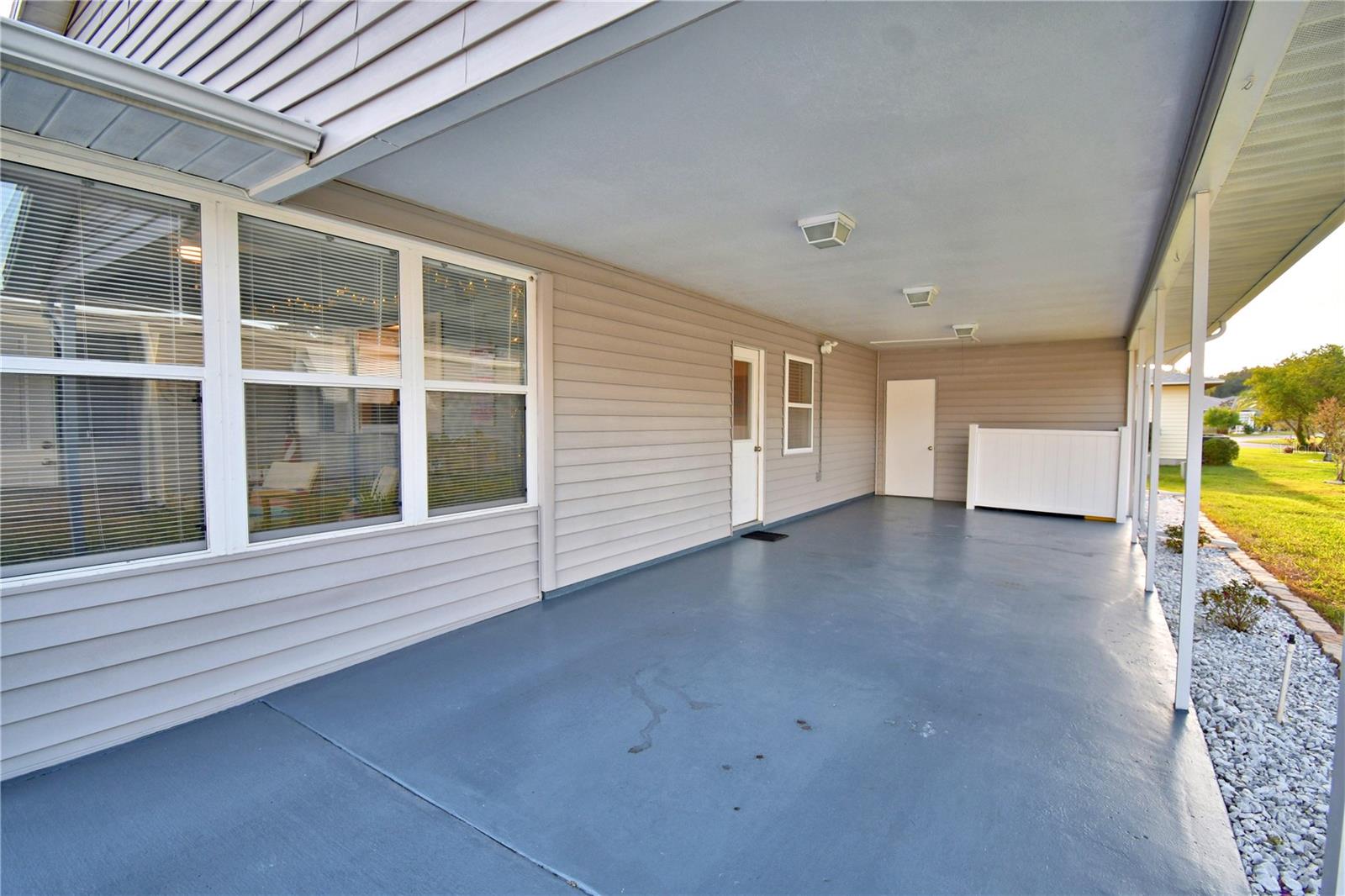 Image 5 of 60 For 4823 Colonnades Circle W