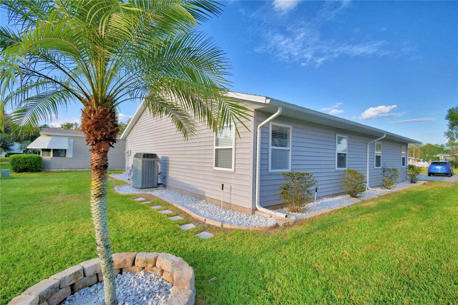 Image 6 of 60 For 4823 Colonnades Circle W