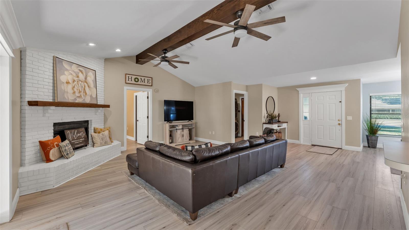 Image 4 of 41 For 1020 Rustic Lane