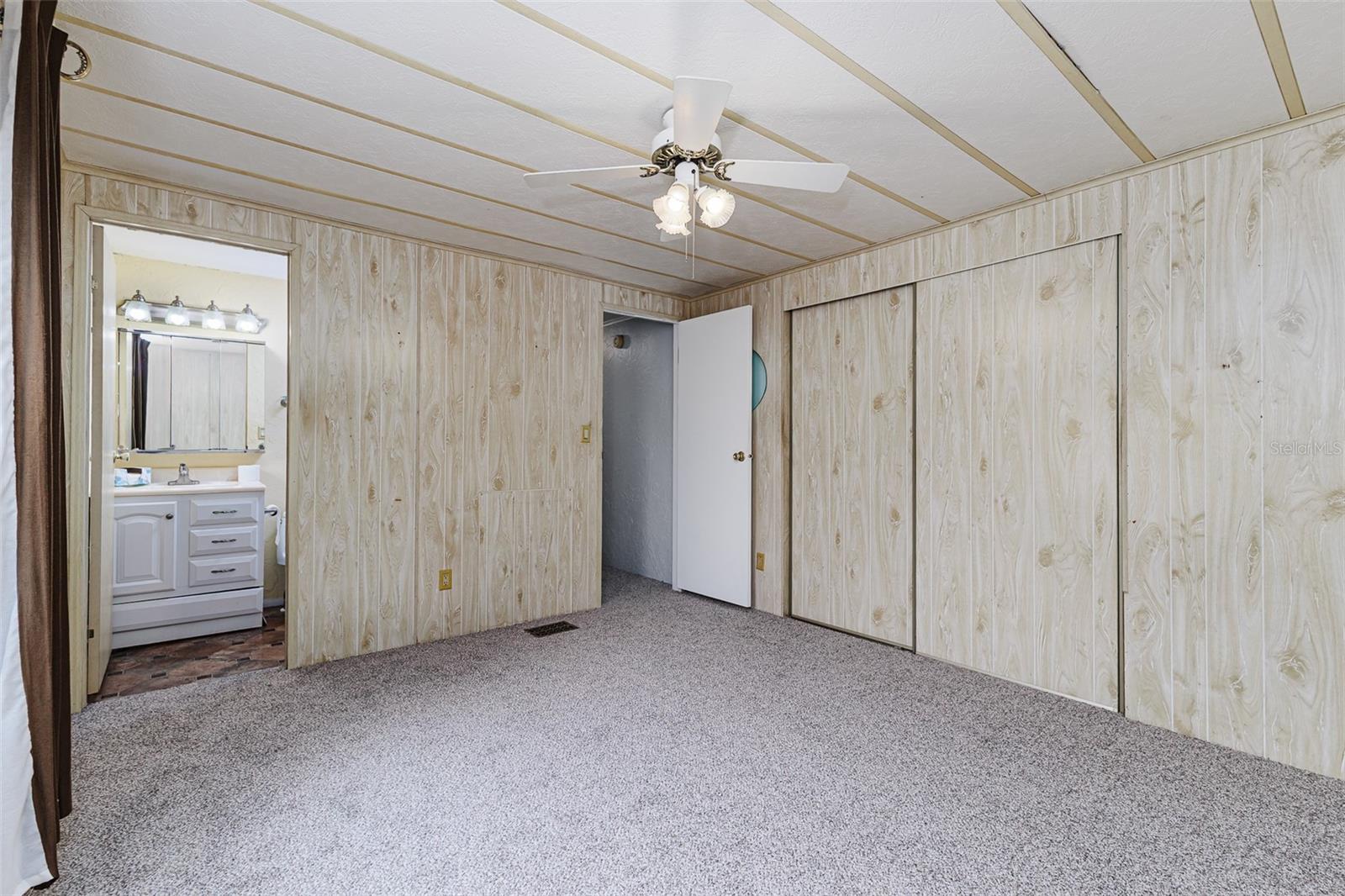 Image 17 of 23 For 6027 Grand Oaks Drive Se