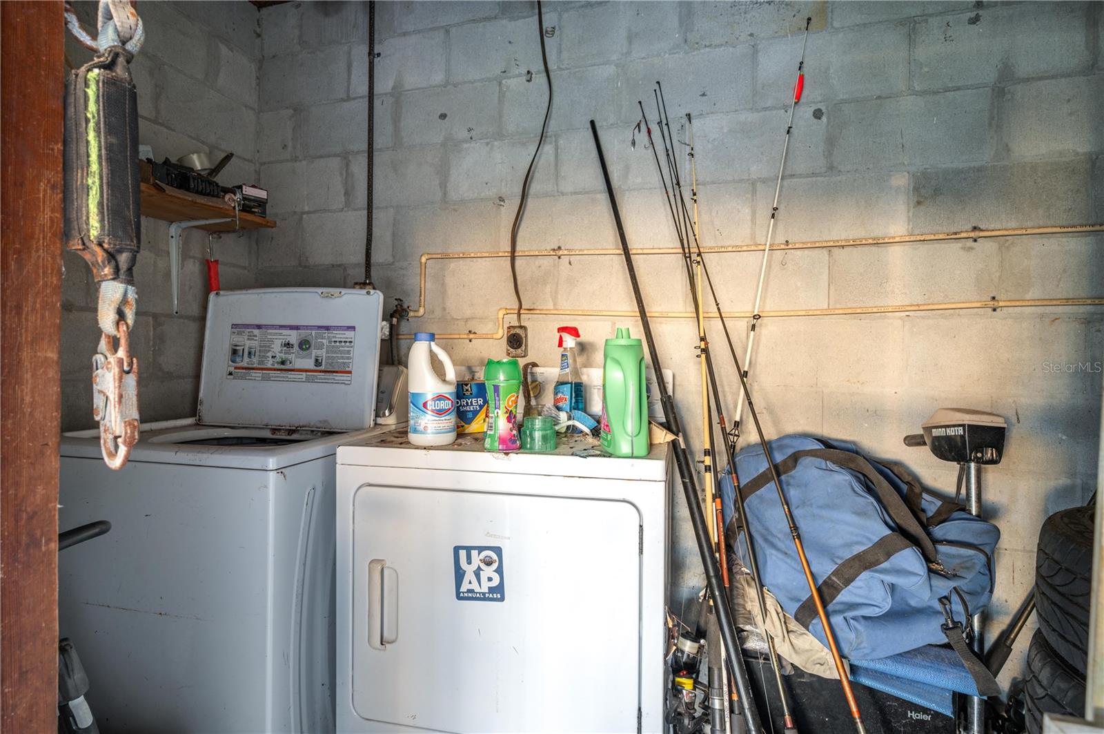 Image 13 of 20 For 207 Moss Road W