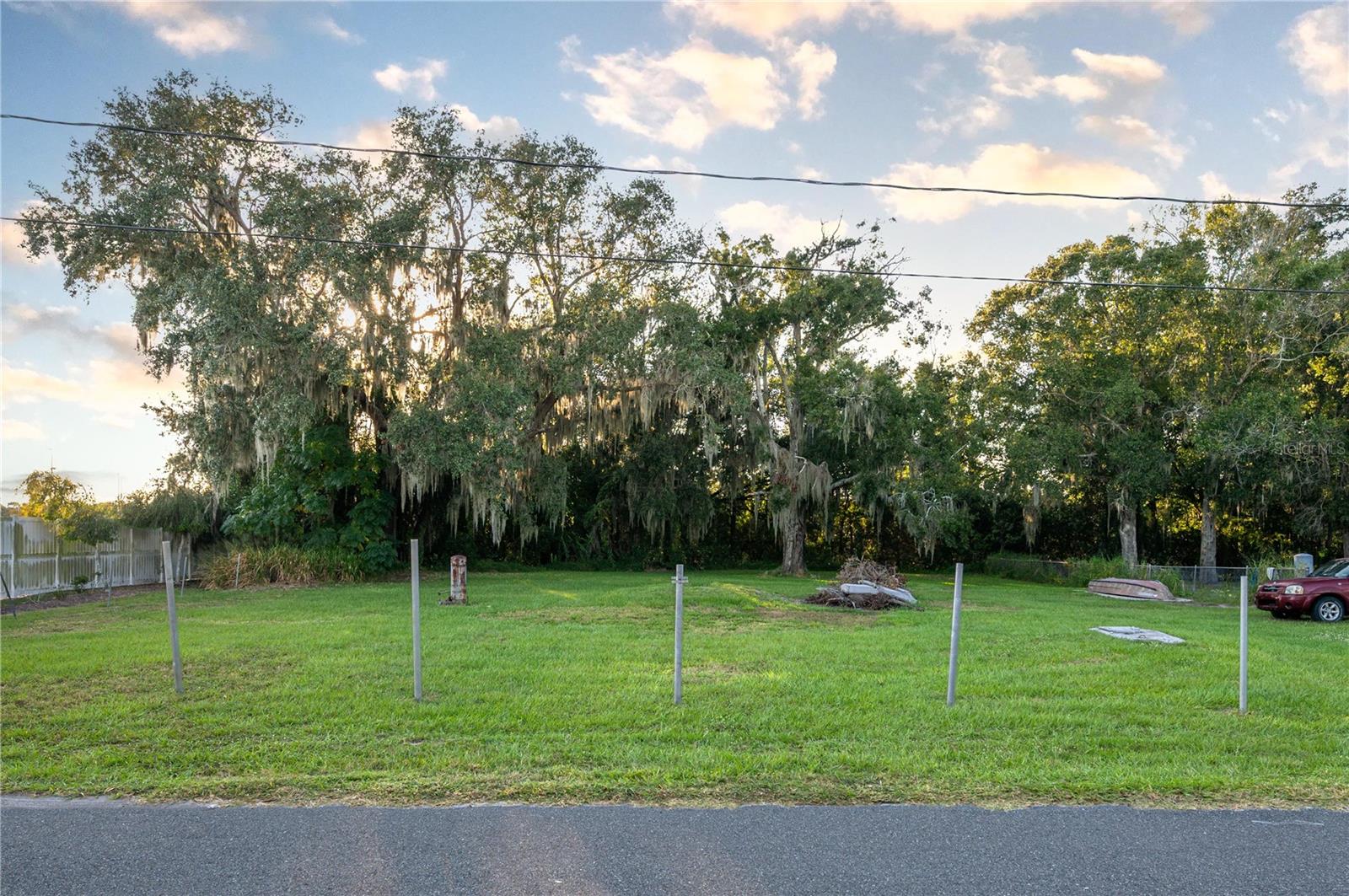 Image 18 of 20 For 207 Moss Road W