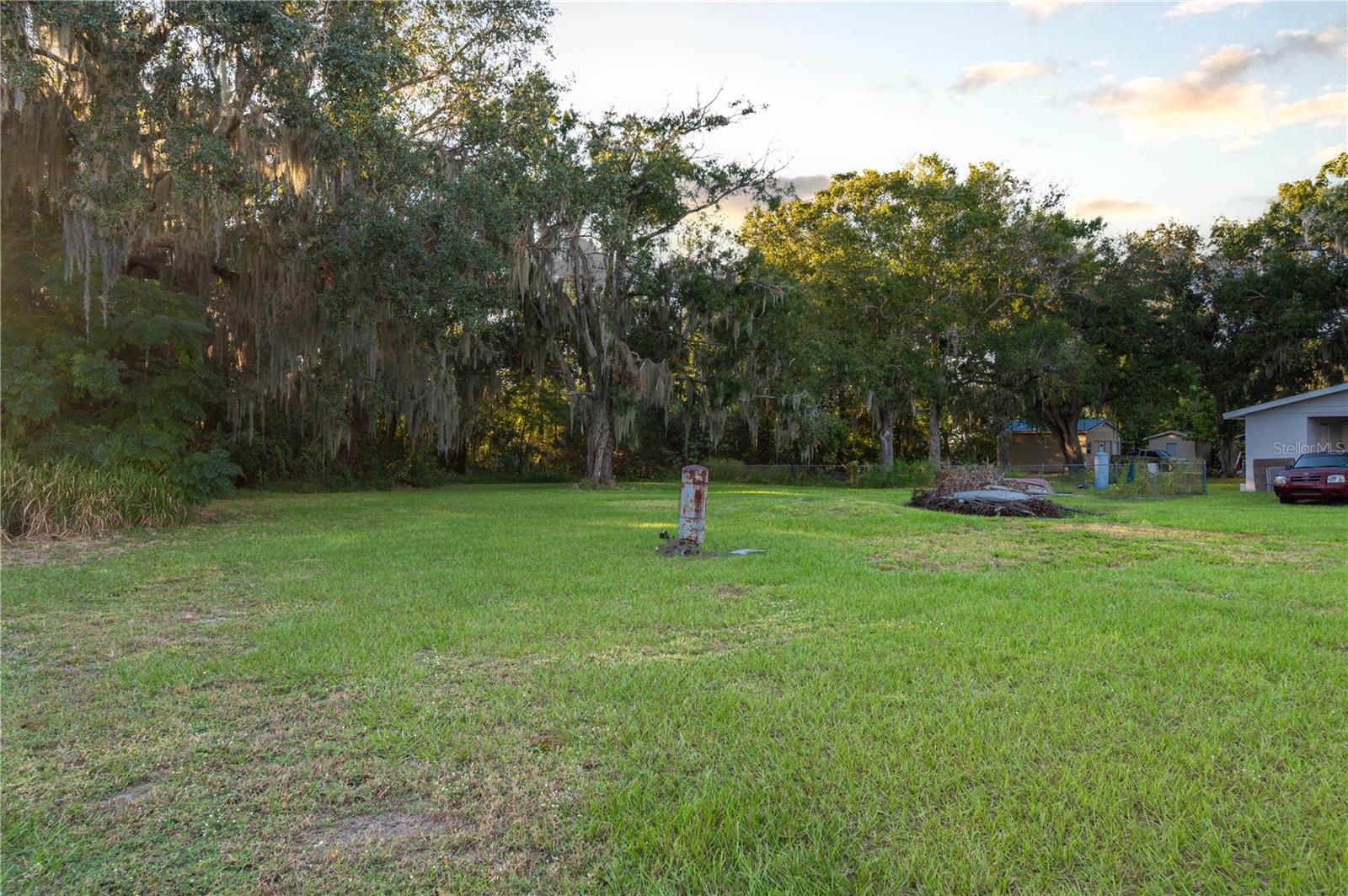 Image 20 of 20 For 207 Moss Road W