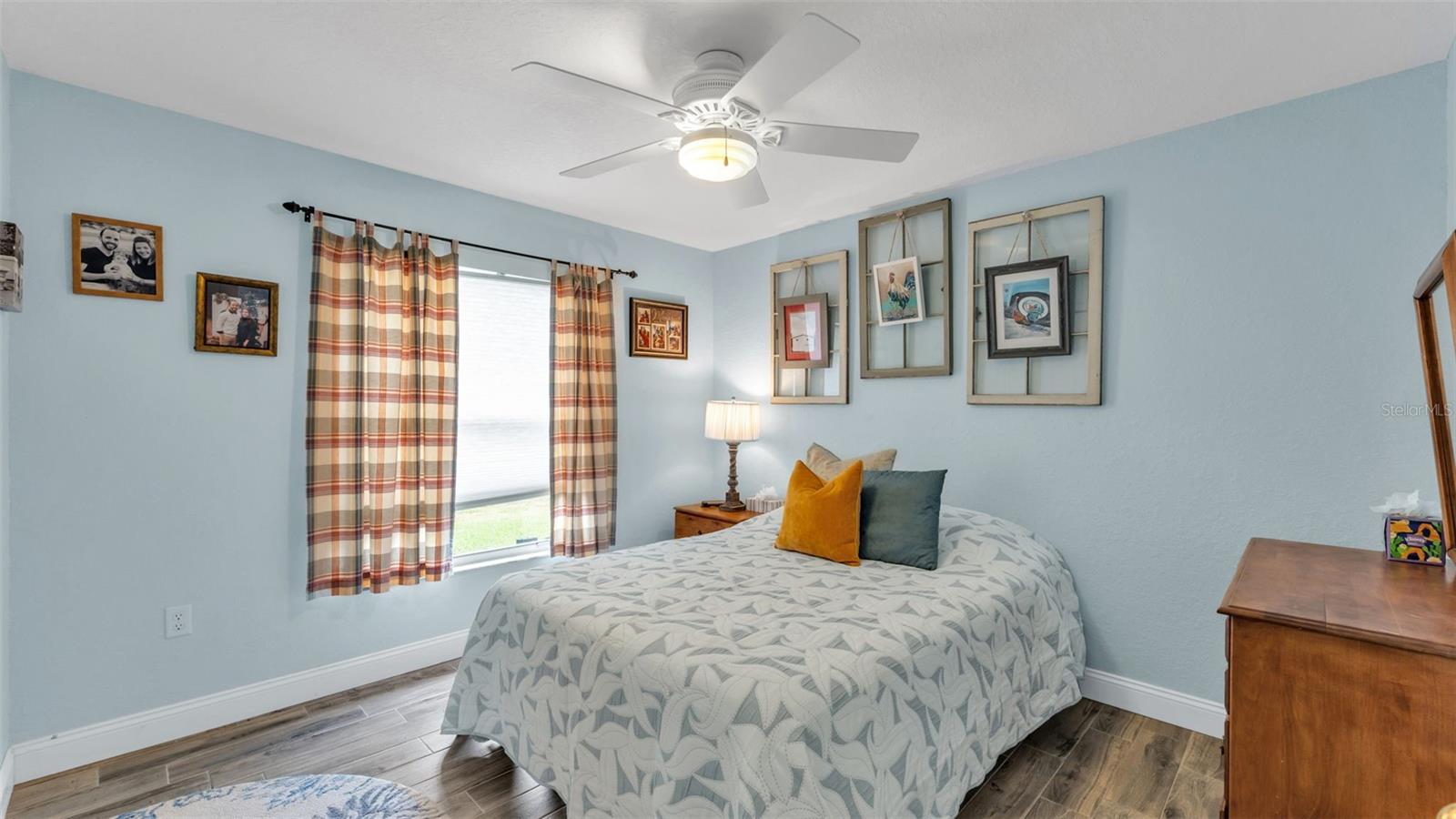 Image 23 of 42 For 3543 Lismore Drive