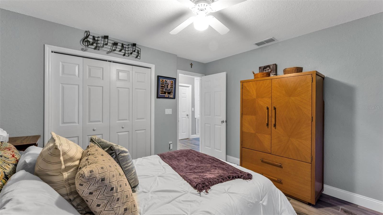 Image 26 of 42 For 3543 Lismore Drive