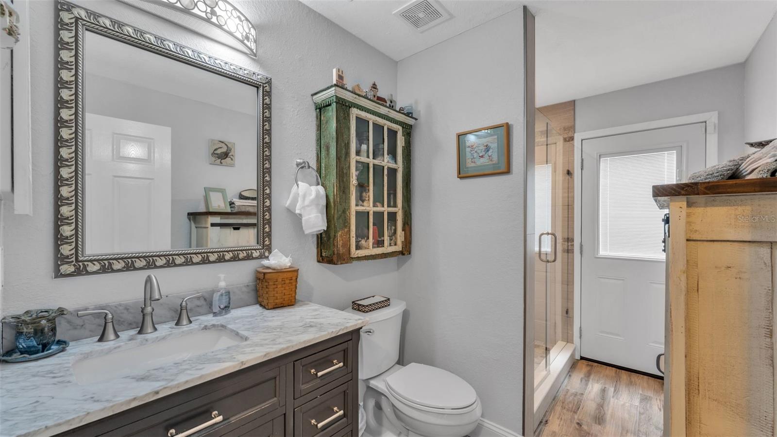 Image 27 of 42 For 3543 Lismore Drive