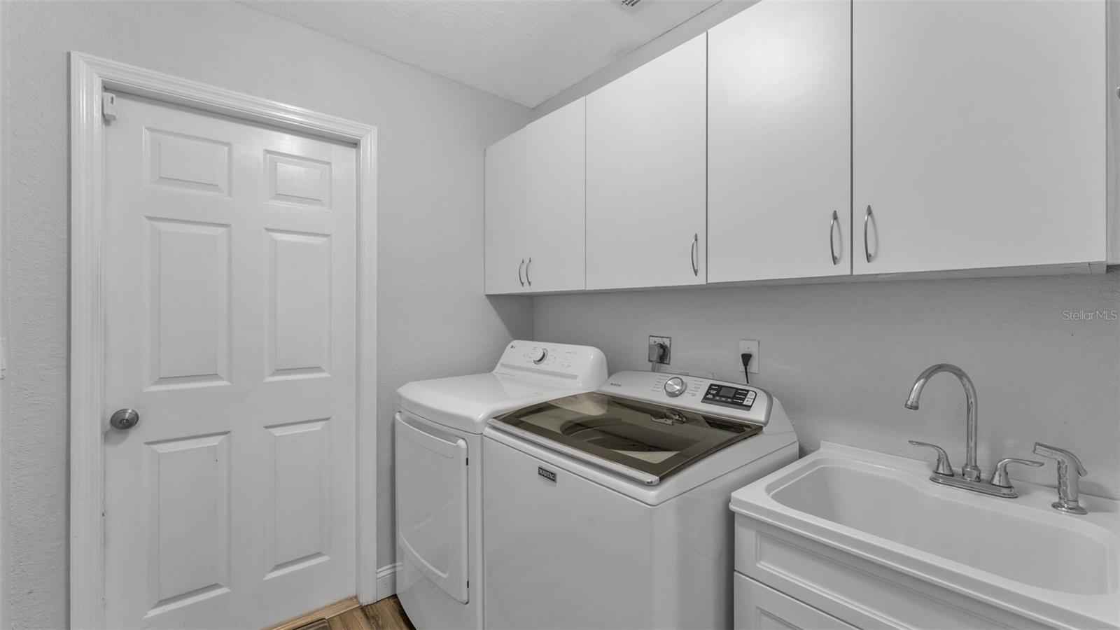 Image 29 of 42 For 3543 Lismore Drive