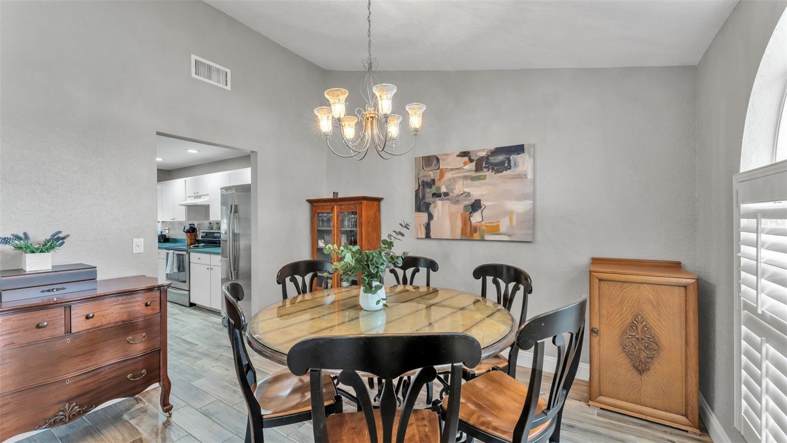 Image 6 of 42 For 3543 Lismore Drive