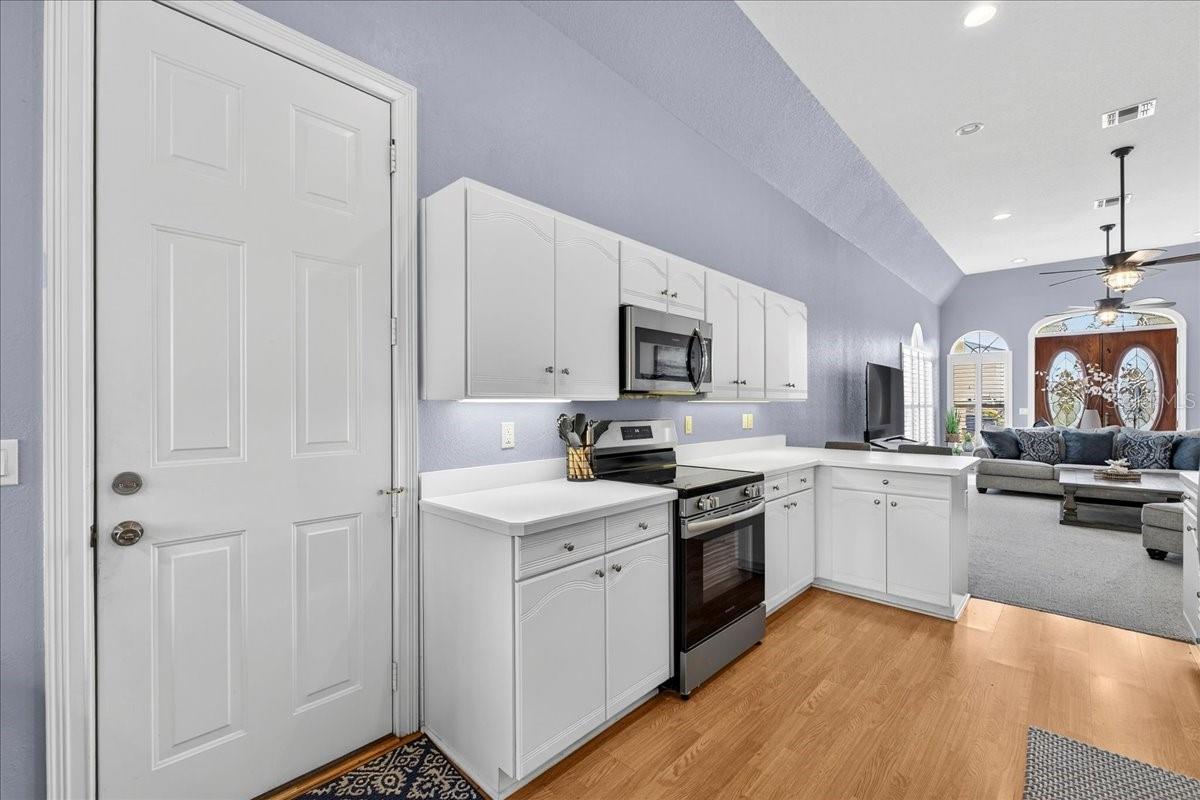 Image 18 of 37 For 1153 Motorcoach Drive