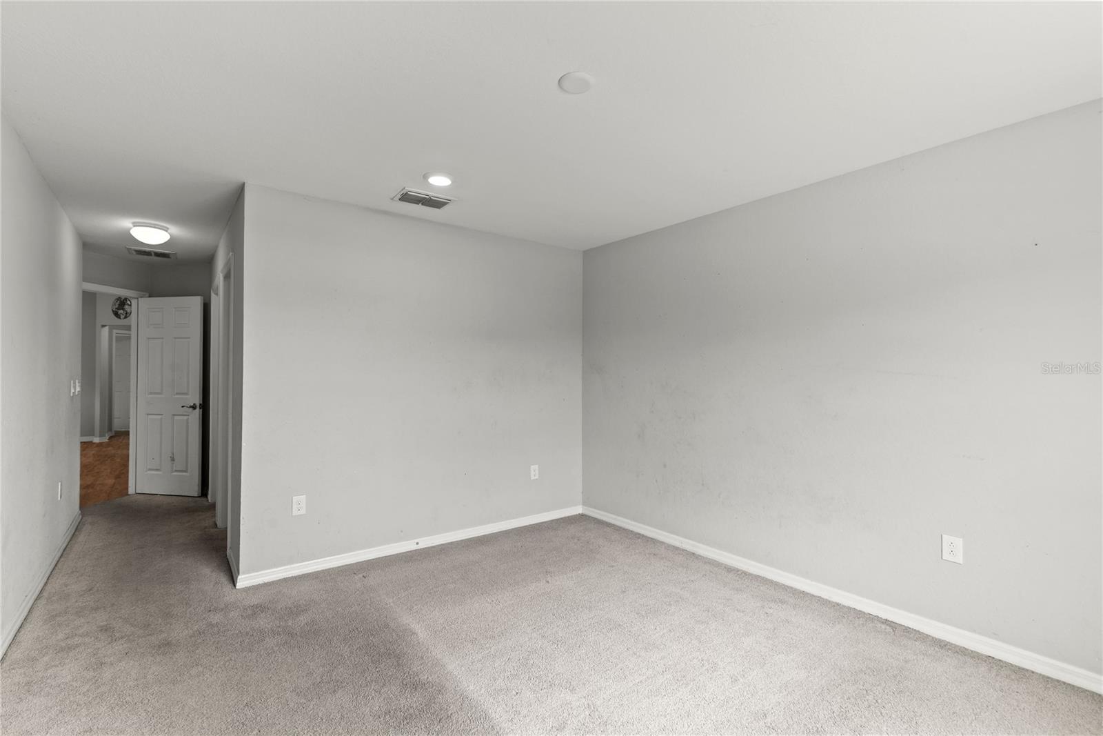 Image 22 of 38 For 961 Inverness Way