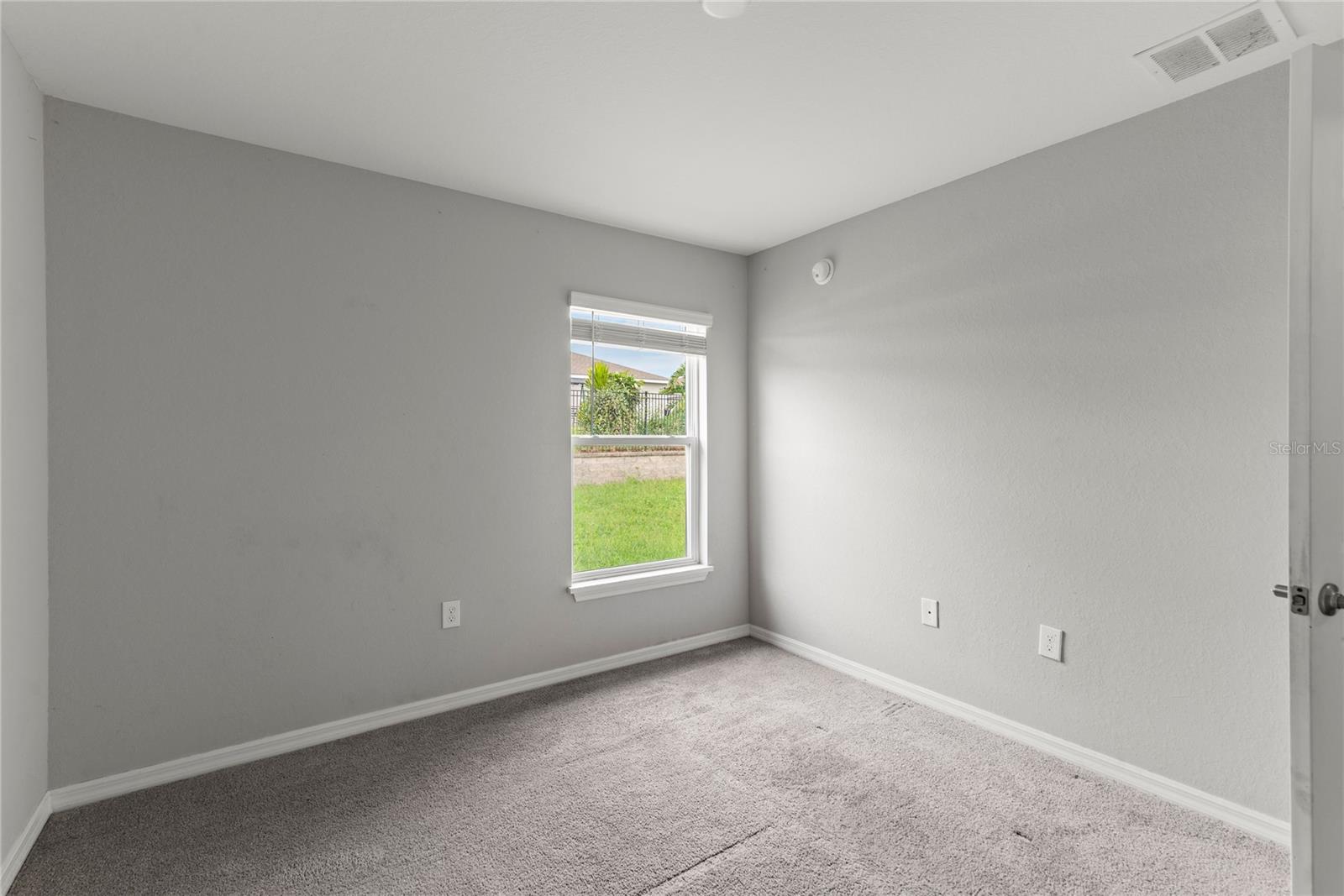 Image 27 of 38 For 961 Inverness Way