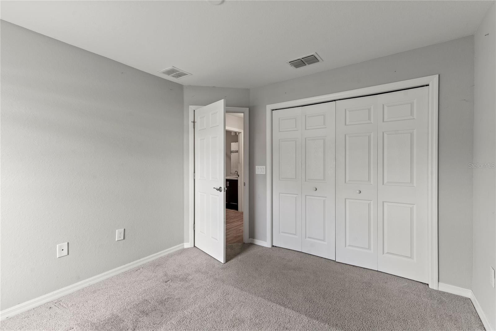 Image 28 of 38 For 961 Inverness Way