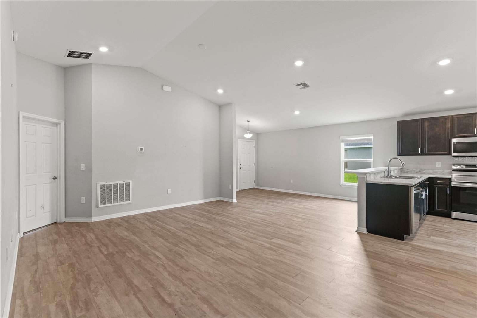 Image 29 of 38 For 961 Inverness Way