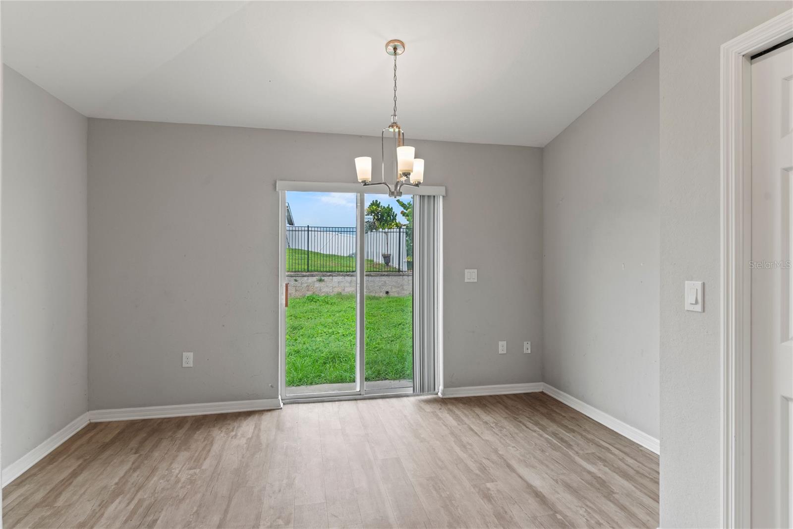 Image 36 of 38 For 961 Inverness Way