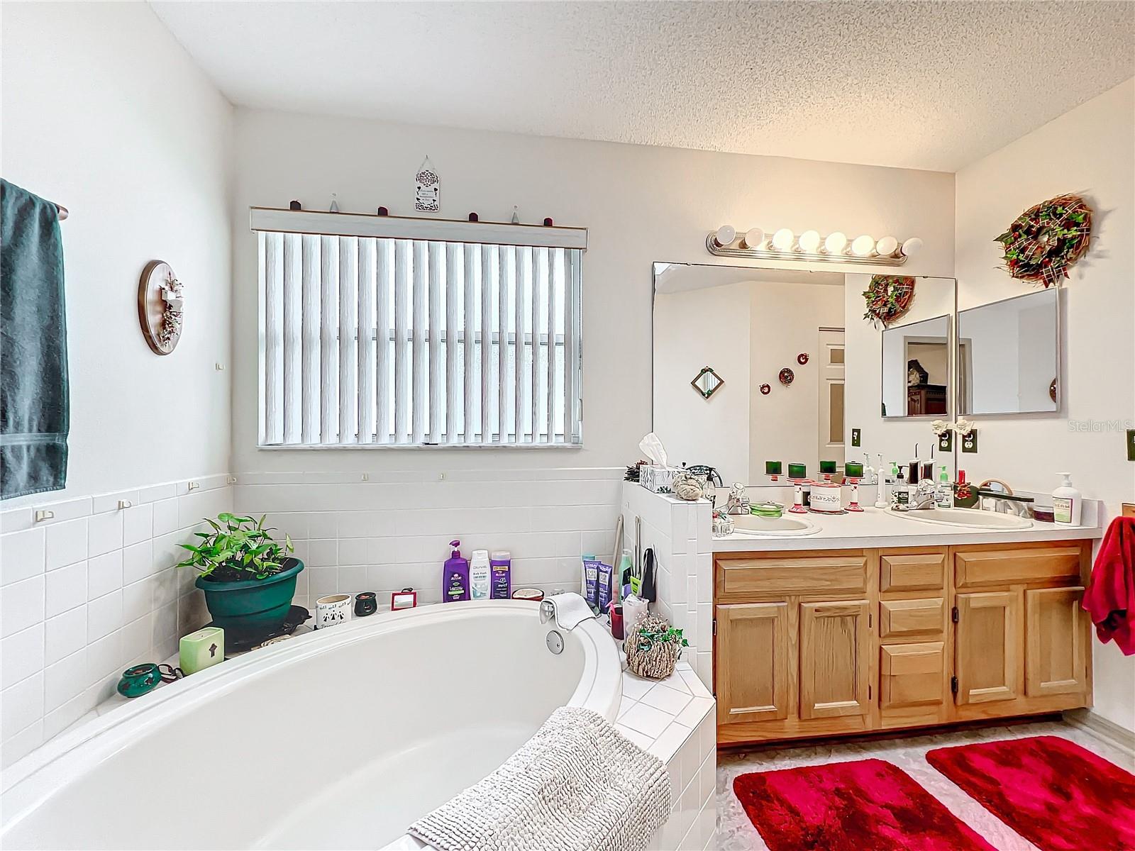 Image 17 of 27 For 2206 Silver Lakes Drive N