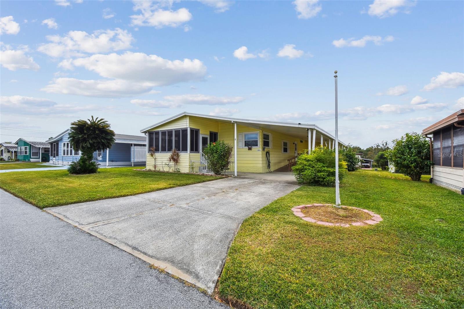 Image 2 of 77 For 1811 Sherwood Hill Dr