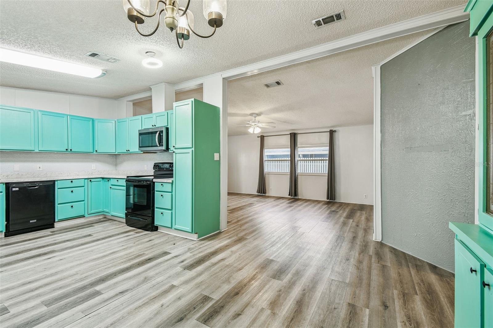 Image 26 of 77 For 1811 Sherwood Hill Dr