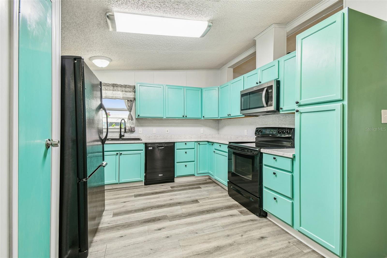 Image 27 of 77 For 1811 Sherwood Hill Dr