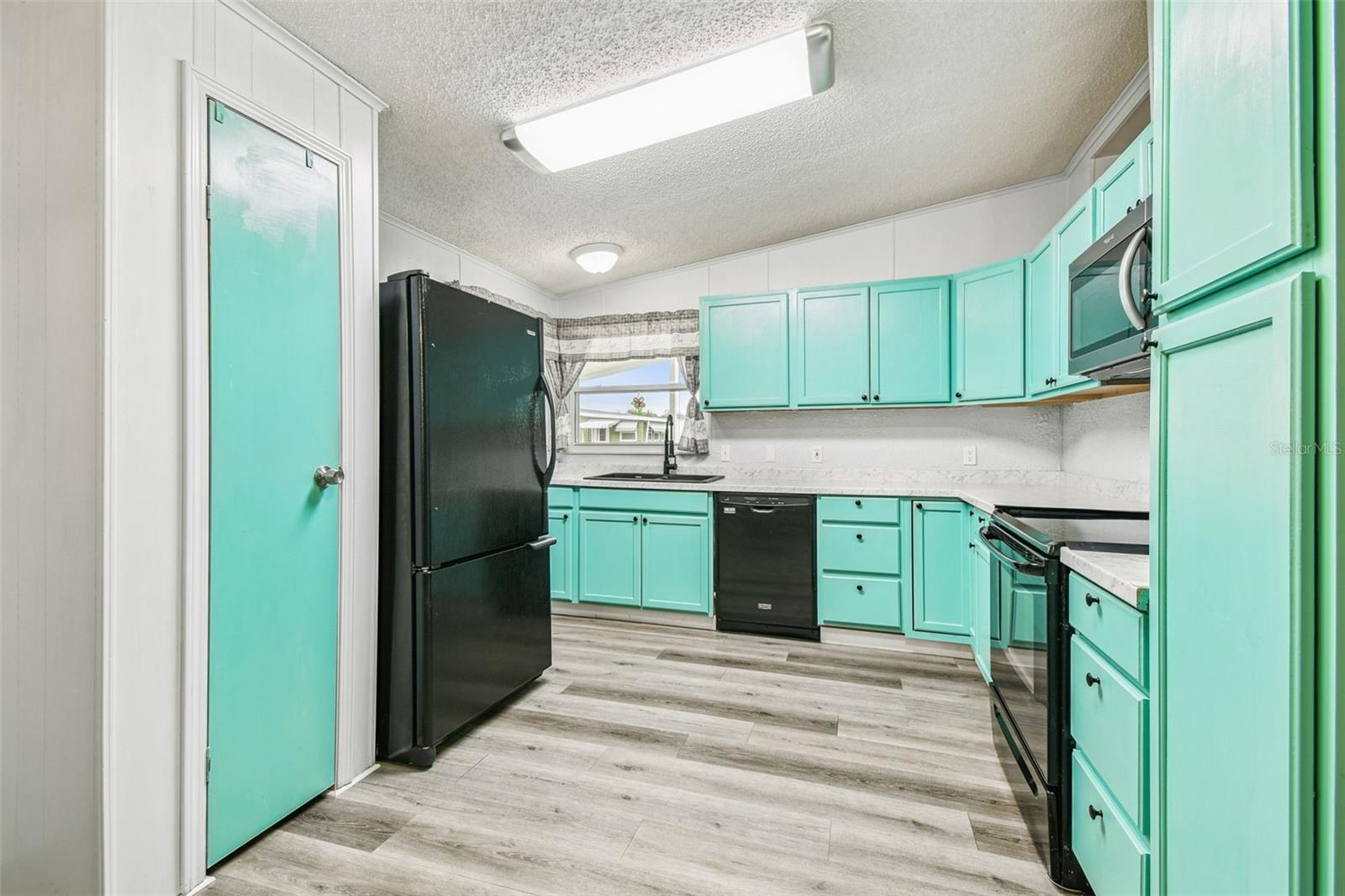 Image 28 of 77 For 1811 Sherwood Hill Dr