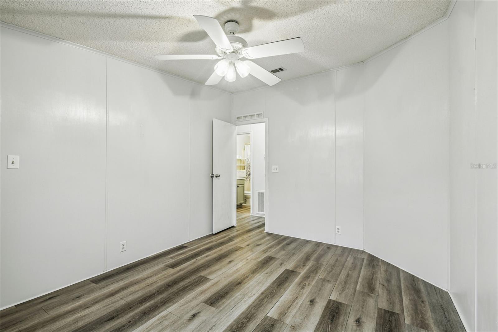 Image 38 of 77 For 1811 Sherwood Hill Dr