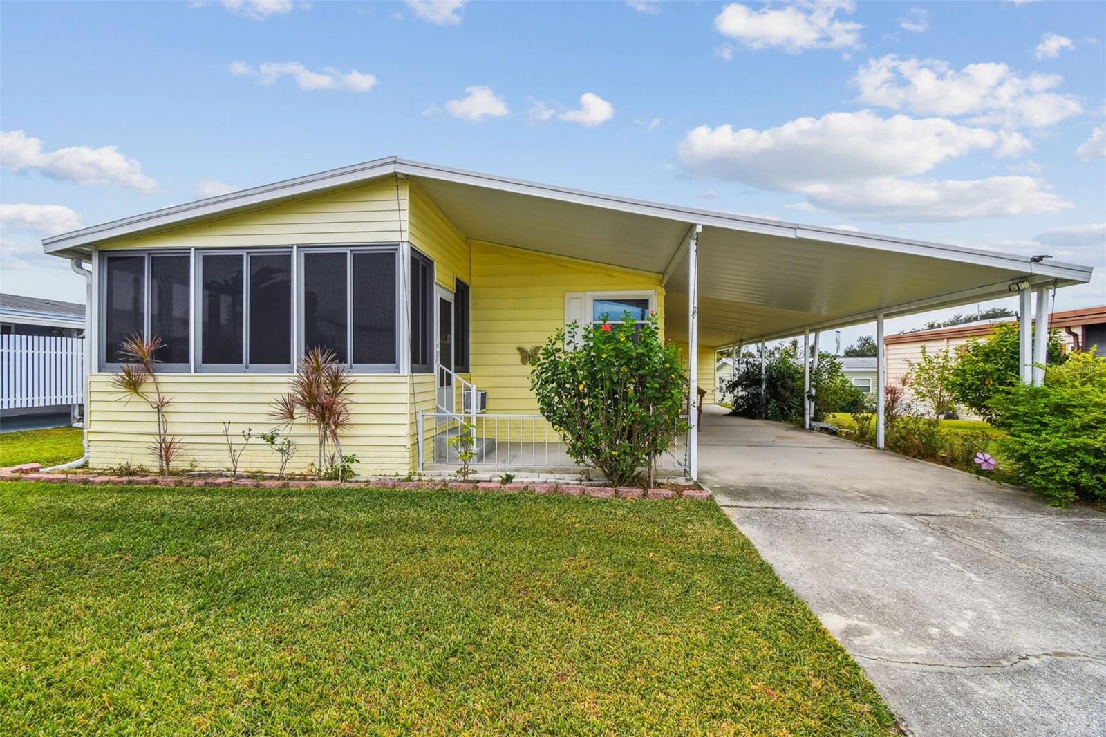 Image 4 of 77 For 1811 Sherwood Hill Dr